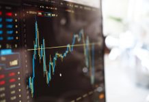 Oil Extends Gain as Stocks Struggle; Pound Climbs: Markets Wrap